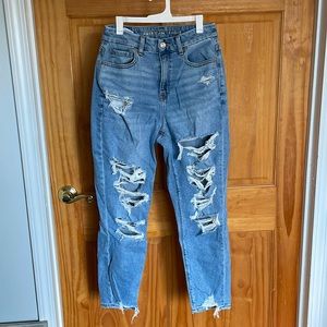 2S American Eagle Distressed Mom Jeans